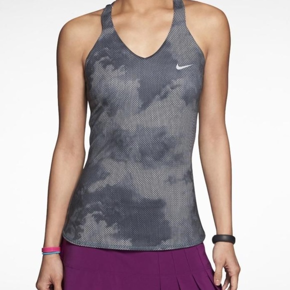 Nike Tops - NIKE Dri-Fit Advantage Tank Top w/ Bra XS